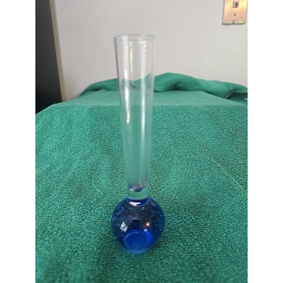 Milan Metelák - Harrachov glass - Controlled Bubble Bud Vase 6in. - Picture 1 of 7